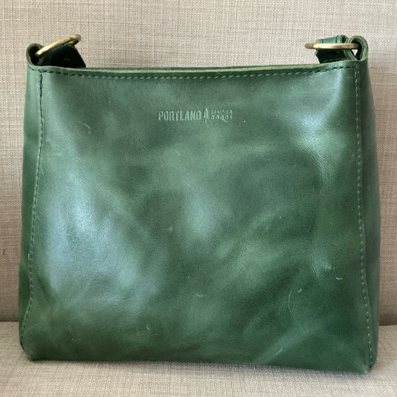 Portland Leather Goods Triangle Shoulder Bag Purse-Almost Perfect - Picture 8 of 9